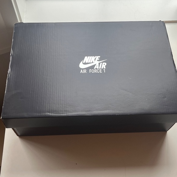 Size 9.5 - Nike Air Force 1 Sage Low Triple White W - Picture 8 of 8